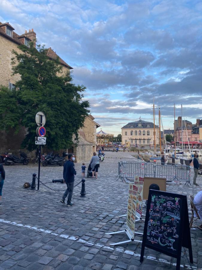 Le Ti Wi Studio En Plein Coeur Du Vieux Bassin Honfleur Exterior foto